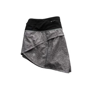 Lululemon Speed Up Short *2.5"
Heather Lux Multi Black / Black
Size 6